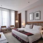 1825 Gallery Hotel