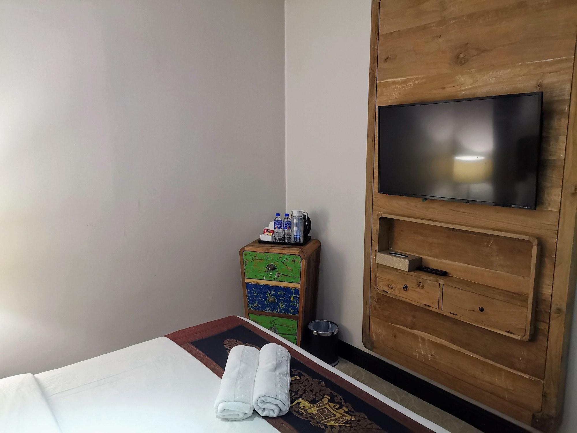 Hotel 1825 Gallery