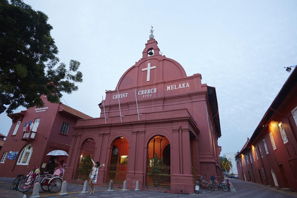 1825 Gallery Hotel