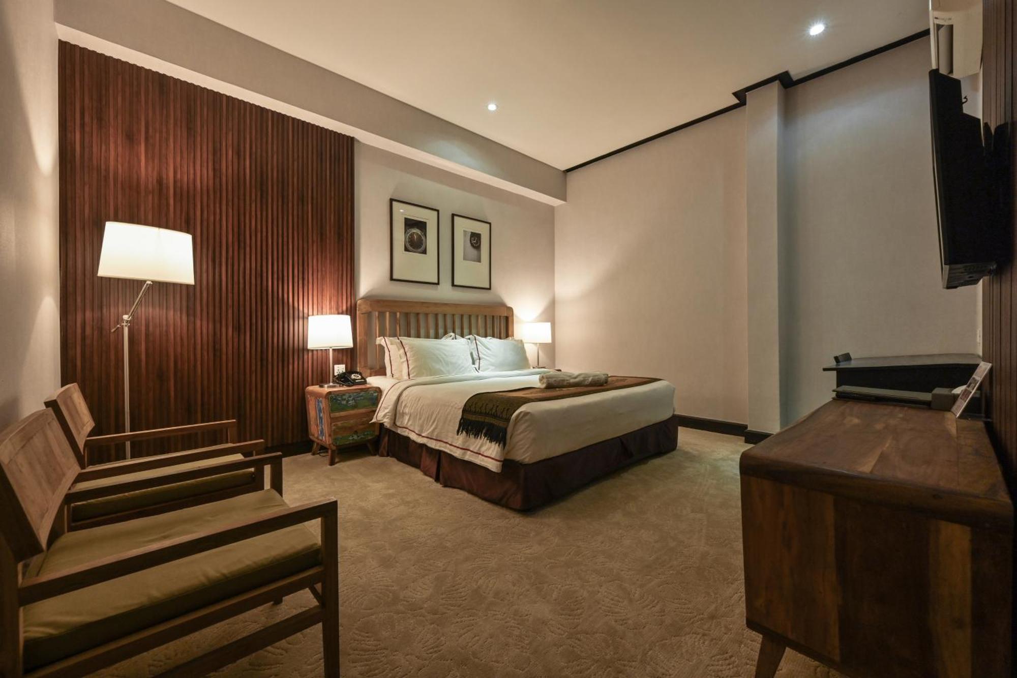 1825 Gallery Hotel
