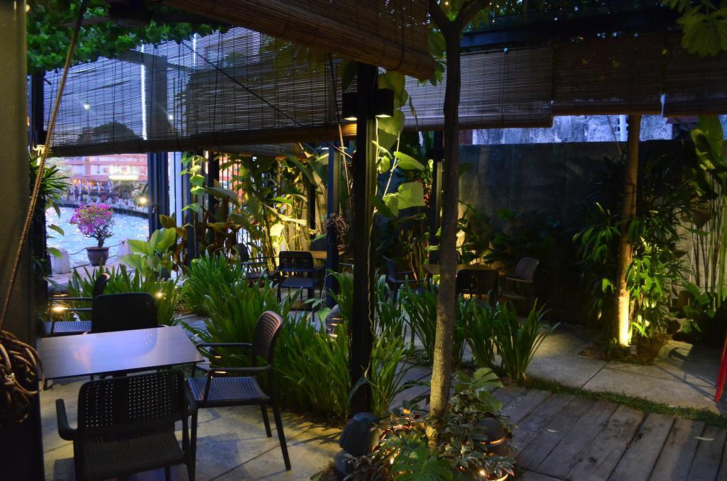1825 Gallery Hotel 3*
