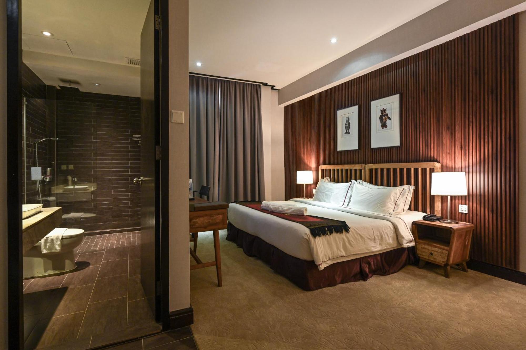 Hotel 1825 Gallery