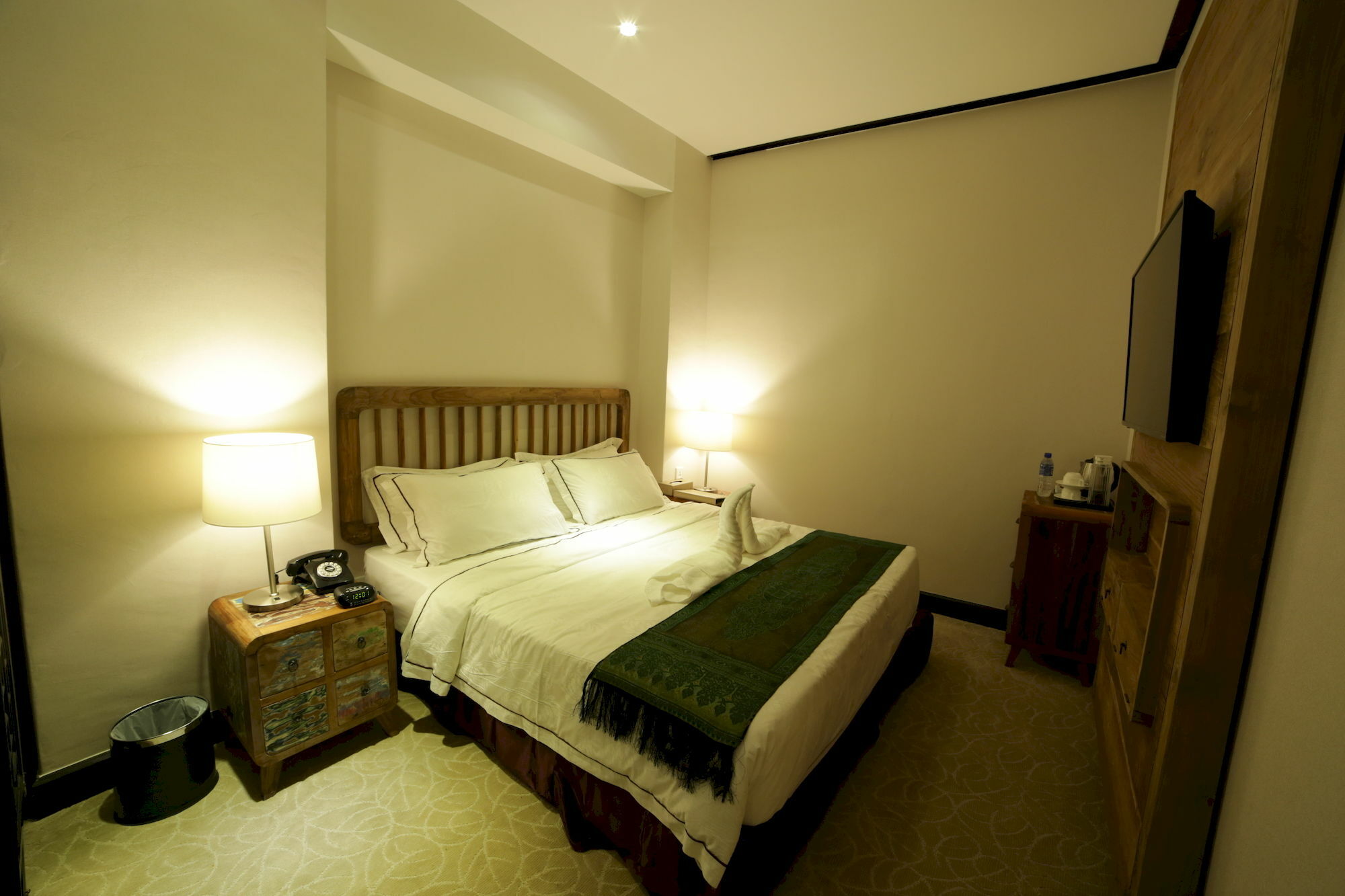 1825 Gallery Hotel 3*